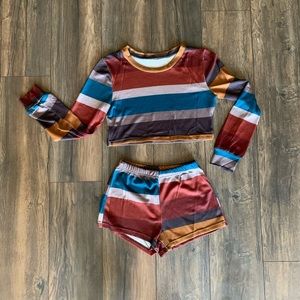 Multicolor set (crop top w long sleeve , shorts)